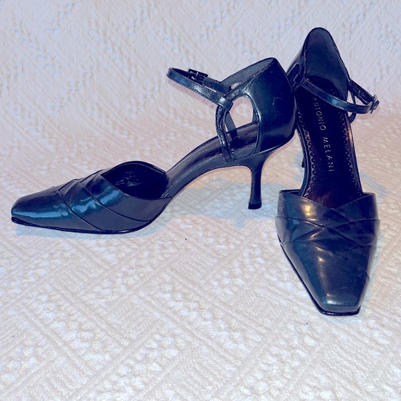 ANTONIO MELANI Shoes - Antonio Melani Navy Leather Pumps 7.5 M